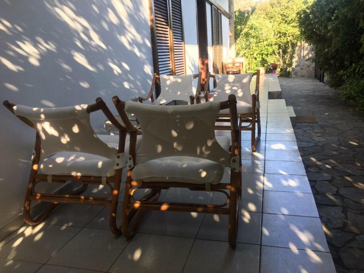 Вилла Eratous Seaside House Agii Dimitrios ke Panteleimon Экстерьер фото