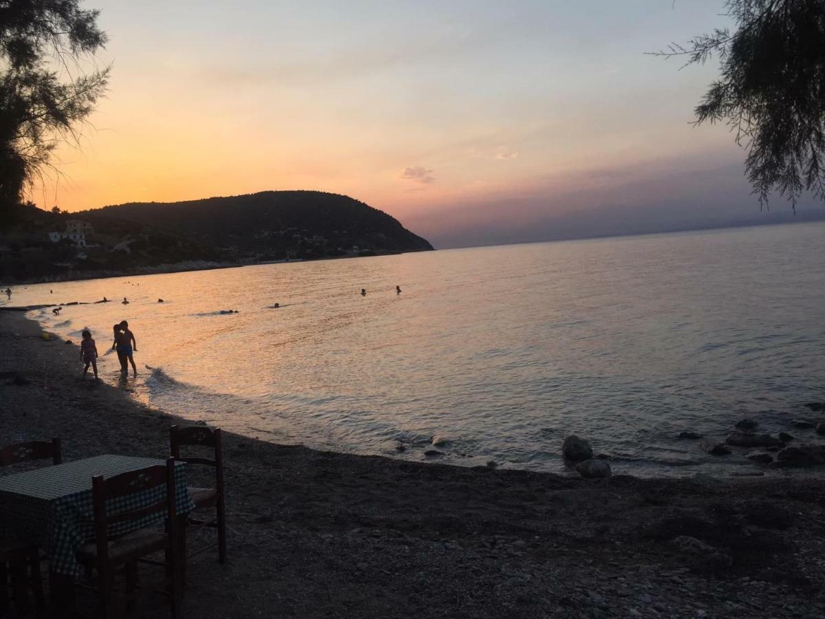 Вилла Eratous Seaside House Agii Dimitrios ke Panteleimon Экстерьер фото